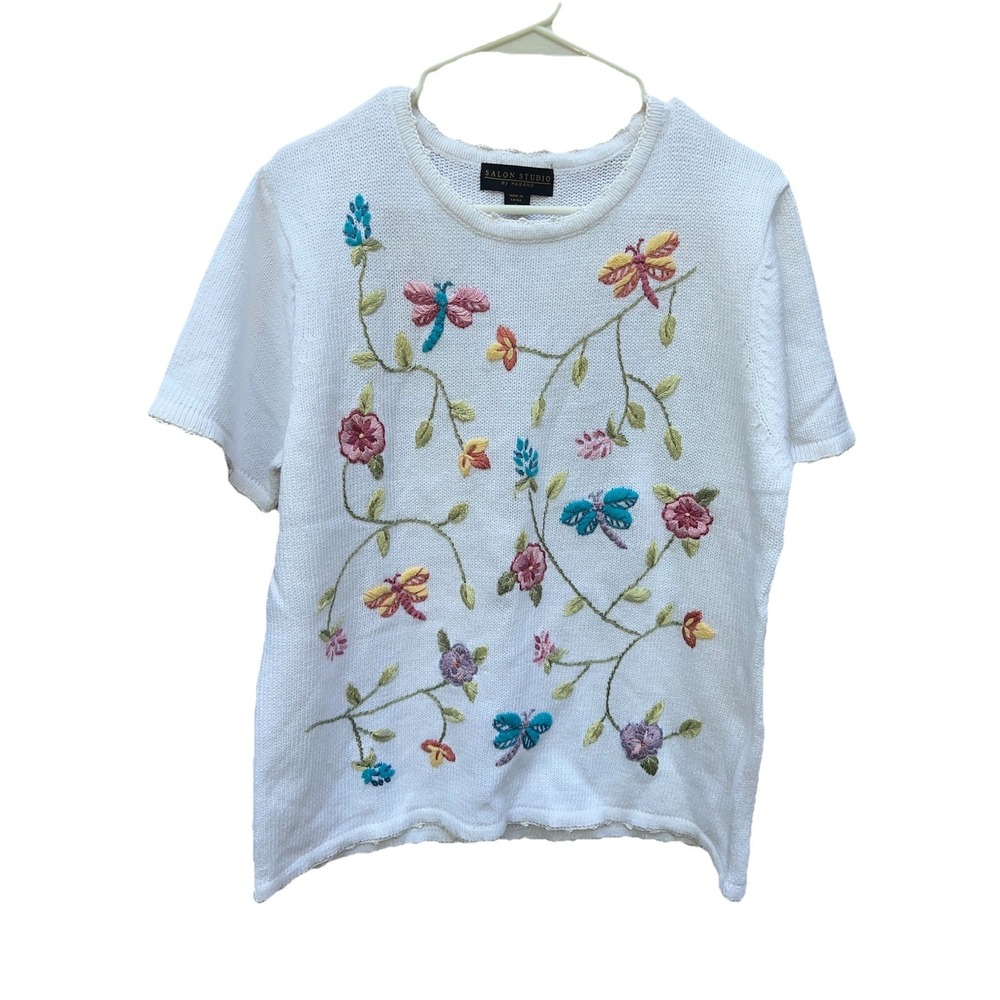 Short Sleeve White Embroidered Sweater Size large Vintage Floral Butterfly